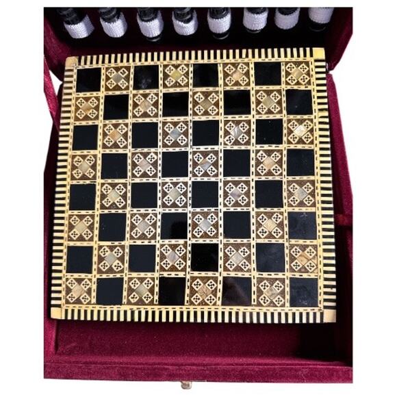Hand Crafted Vintage Mother of Pearl Inlaid Quartz Pieces Chess Set - Picture 2 of 10